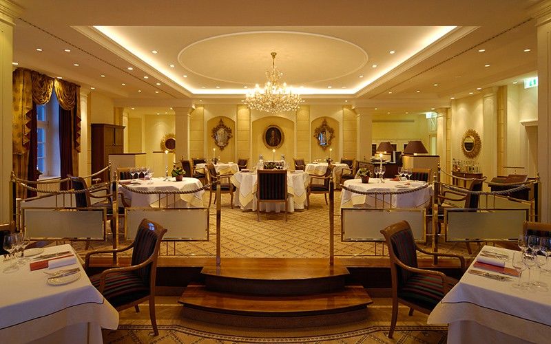 Schlosshotel Buehlerhoehe Schönbüch Restaurant foto