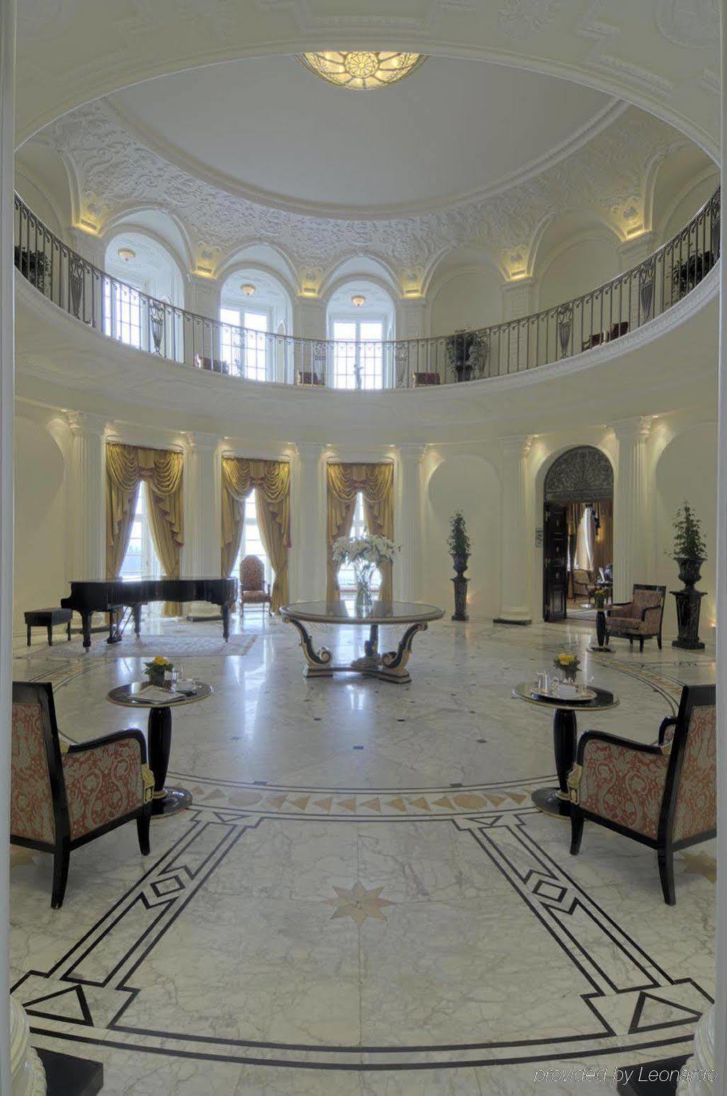Schlosshotel Buehlerhoehe Schönbüch Interior foto