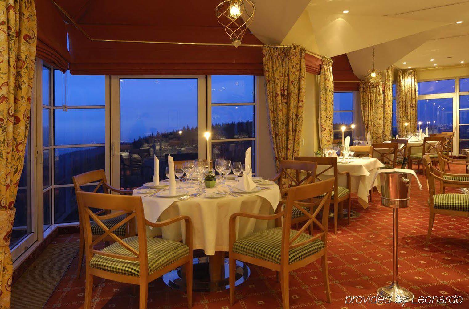 Schlosshotel Buehlerhoehe Schönbüch Restaurant foto